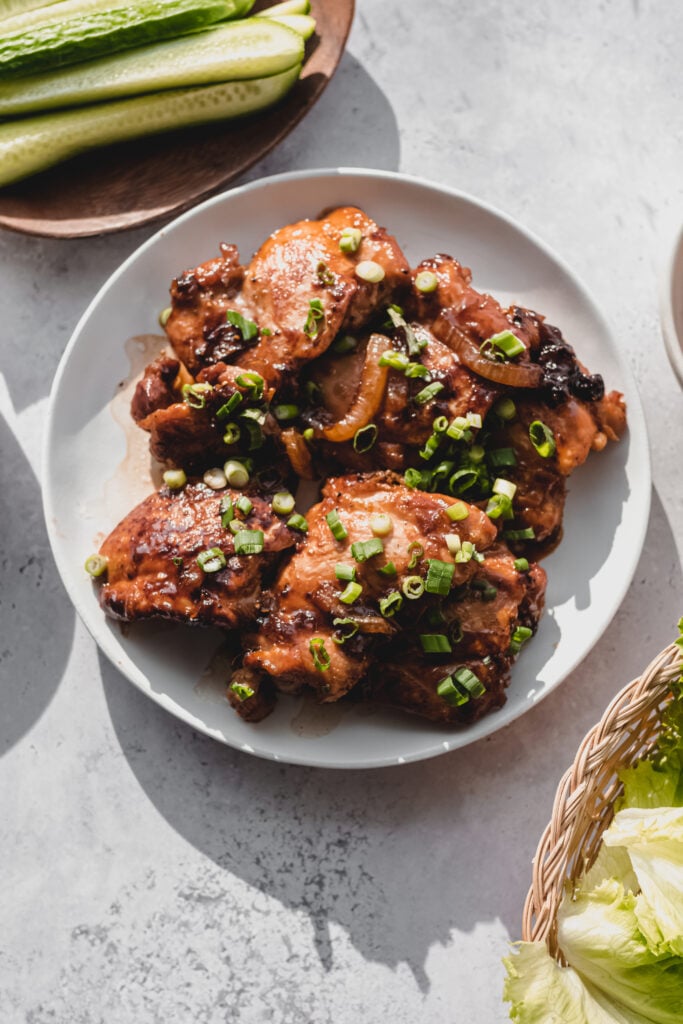 close up of korean chicken bulgogi