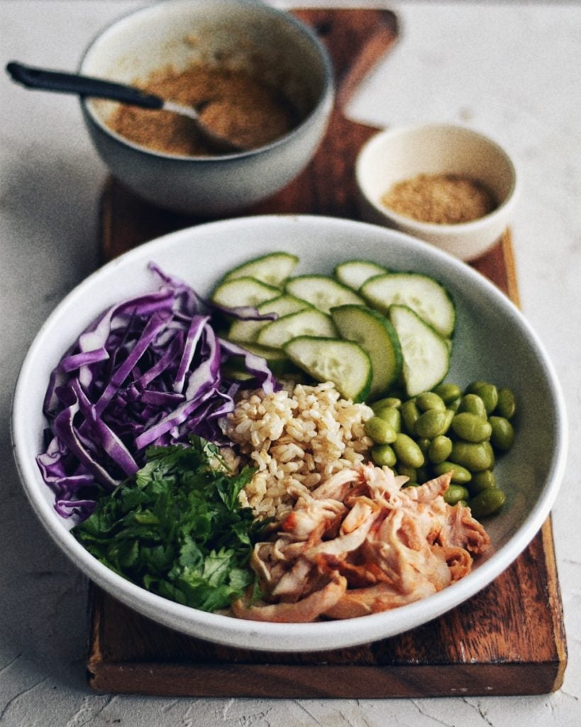 Vegan Poke Bowl with Tahini Sauce - DIY - Bianca Zapatka