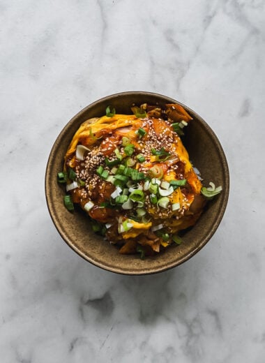 kimchi egg rice bowl with green onion